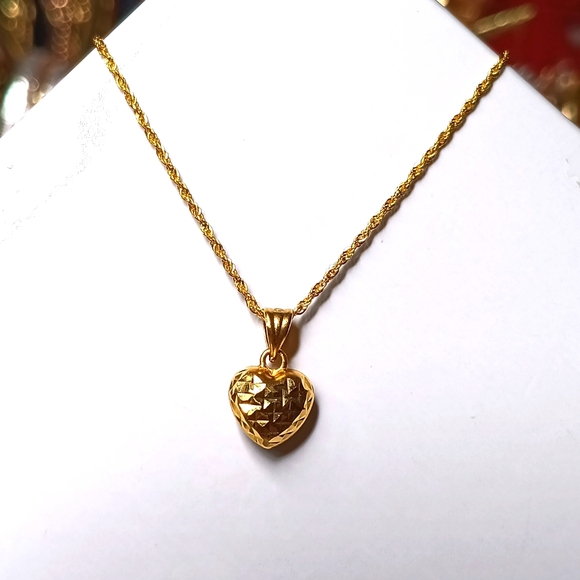 18K Yellow Gold Heart Necklace Size 17 Rope Chain Lightweight